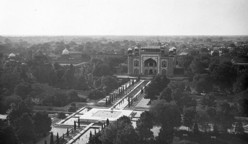 The Great gate (Darwaza-i rauza) - gateway to the Taj Mahal