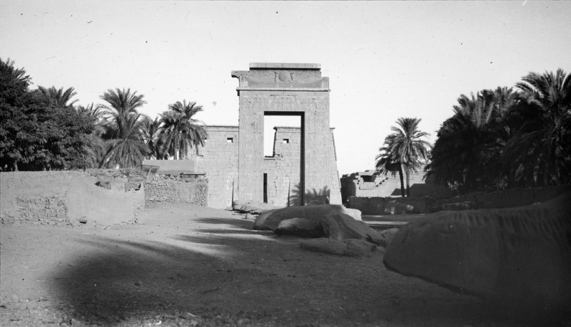 Karnak - Arch
