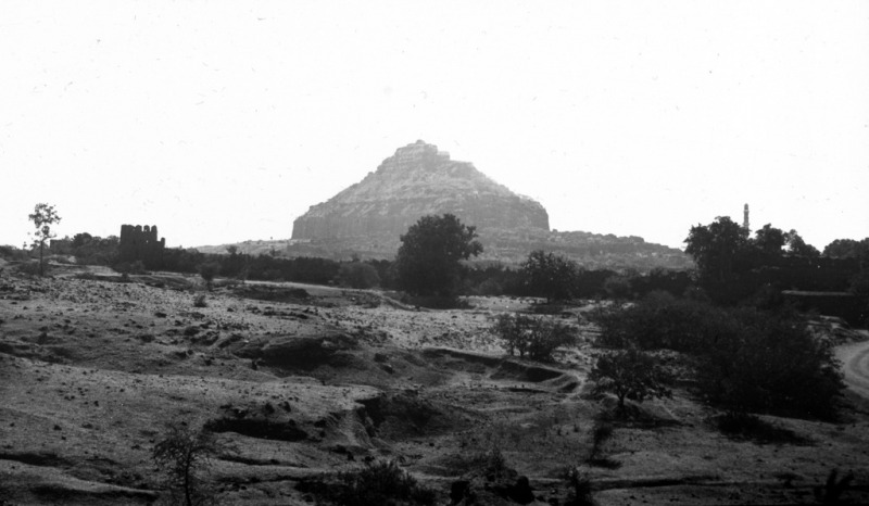 Note minaret on left horizon