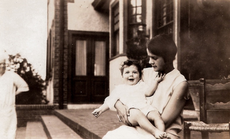 Nancy and one of the kids, probably Lee