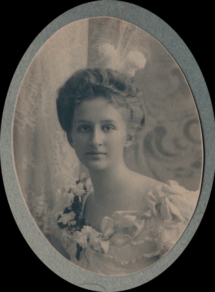 Georgiana Wayne Day (Traumatized by Civil war and lost everything in move north. Family given passes by Lincoln related to R.E. Lee and went north. )