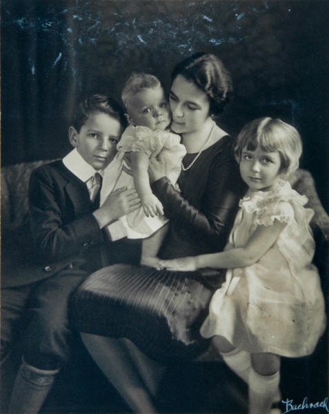 Martha Sayles and three children William, Marty and Paul